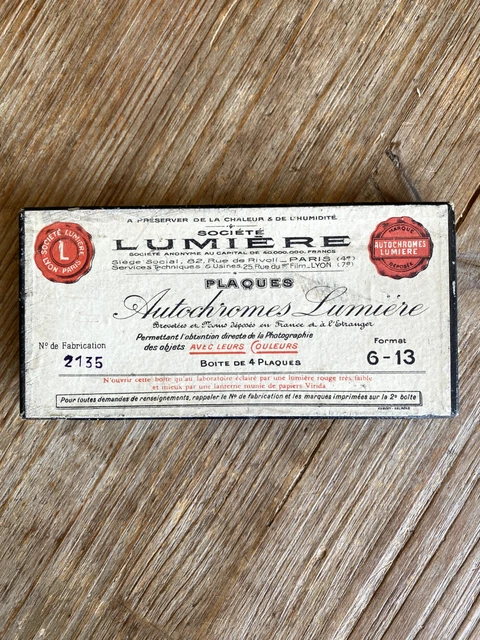 Ancienne boîte plaques de verre autochromes Lumière + 2 plaques vierges 6X13