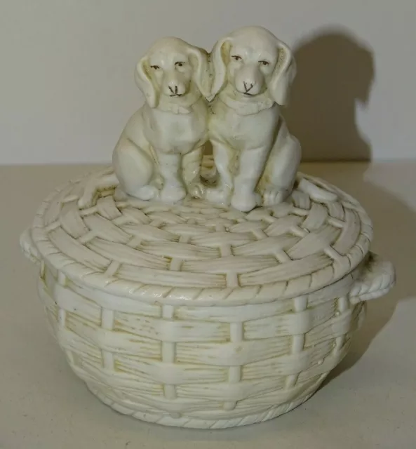 JOLIE ANCIENNE PETITE BOITE BIJOUX ou AUTRE BISCUIT de porcelaine Décor 2 CHIENS