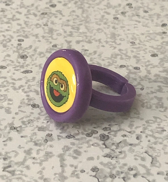 RARE VINTAGE C70S Sesame Street OSCAR THE GROUCH Plastic RING PROMO ...