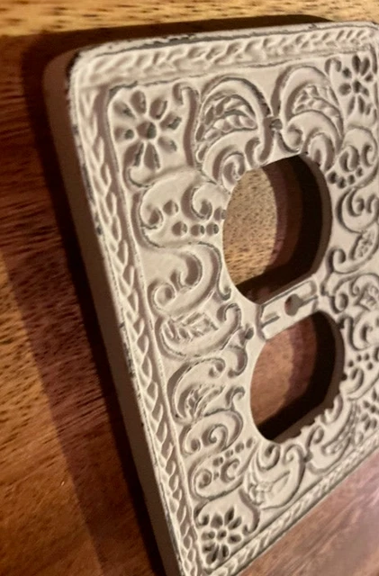 Farmhouse Cast Iron Metal Wall Plug Outlet Plate Cover Vintage-Antique-White NEW