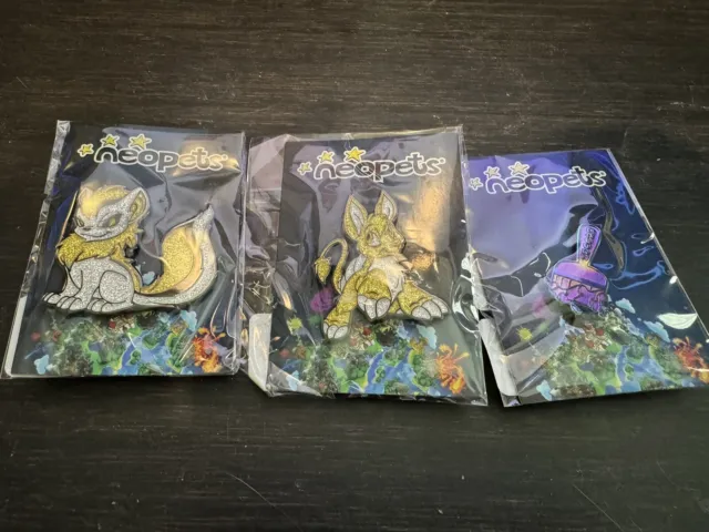 Lot / set Of  3 SDCC 2023 EXCLUSIVE Neopets Gold Glitter Enamel Pin