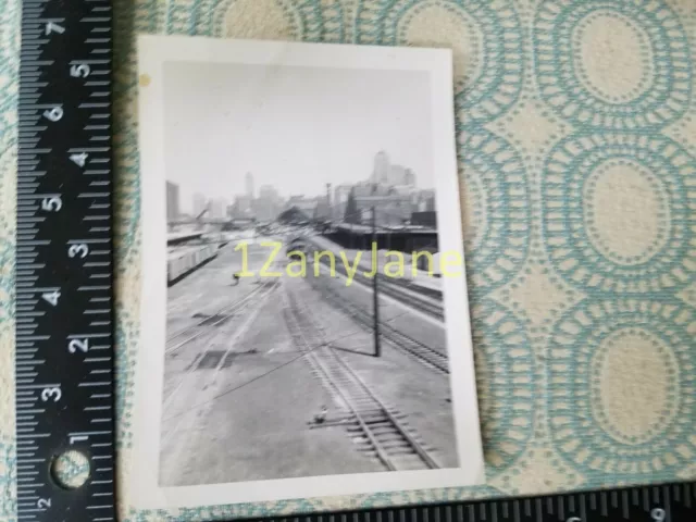 A198 VINTAGE TRAIN ENGINE PHOTO Railroad DEARBORN ST. STATION, CHICAGO, IL 1950S