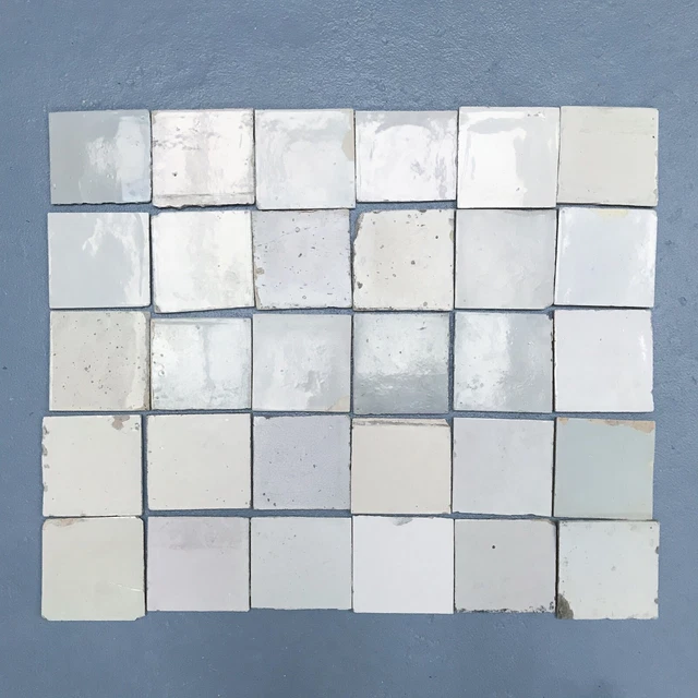 Large field of 30 Dutch Delft White tiles, "witjes", 18th/19th ct.
