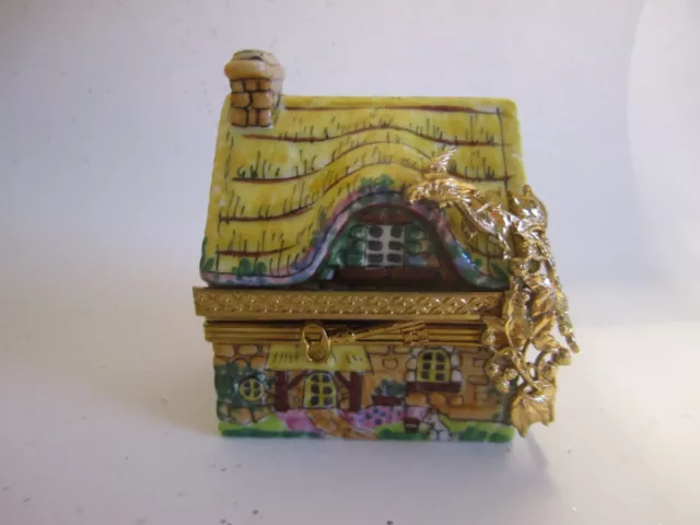 LIMOGES France Peint Main FRENCH COTTAGE Hinged Trinket Box
