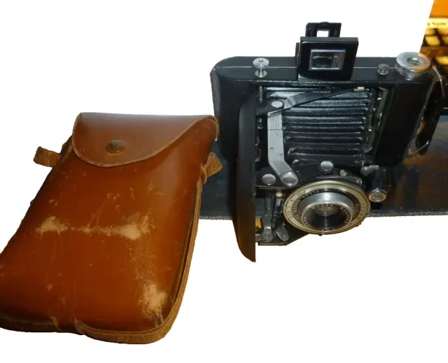 Cámara plegable vintage Kodak Vigilant Junior Six-20 década de 1940 con bolsa de bocadillos