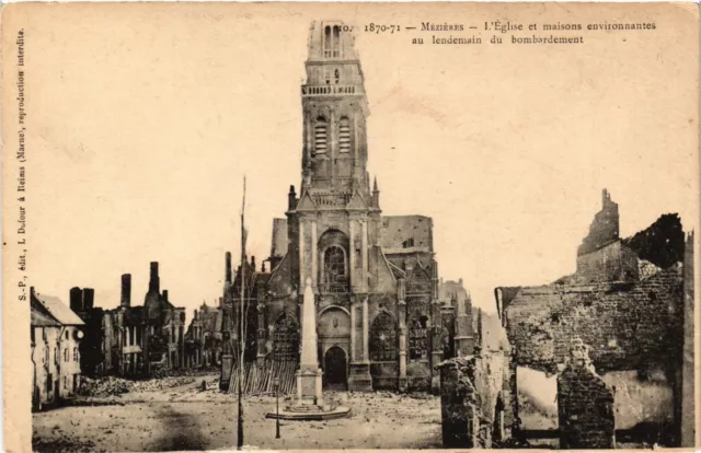CPA AK Militaire - Mezieres - L'Eglise et Maisons - Ruines (698462)