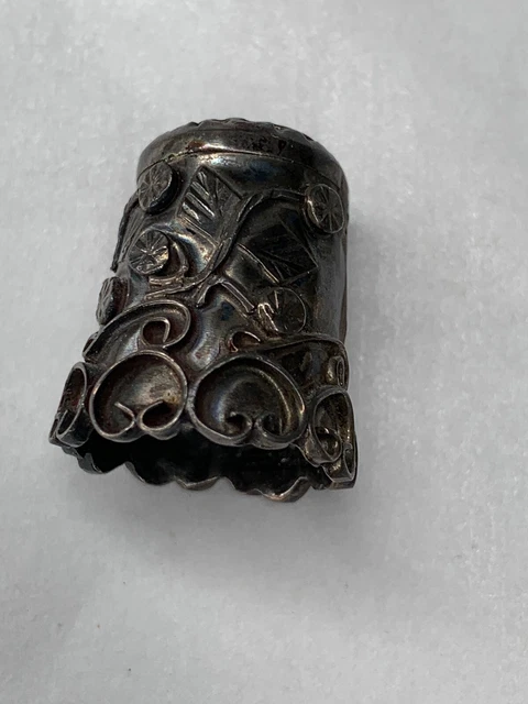 Antique sterling silver thimble heavy chases detail