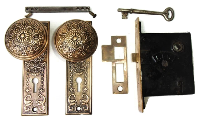 Antique Door Set Victorian / Eastlake Backplate Knob Mortise Lock Key Reclaimed 2