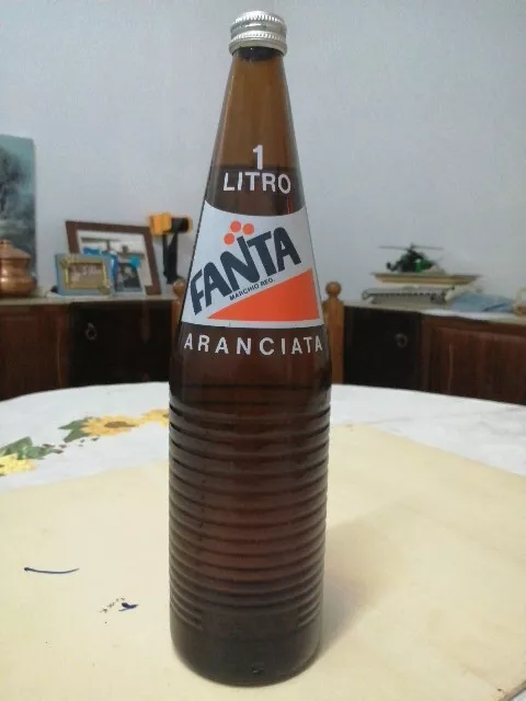 VECCHIA BOTTIGLIA FANTA SUPER FAMILIARE ANNI 80' ( PIENA) 1 Litro ( 14/80")