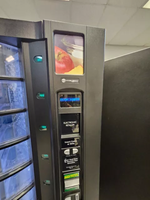 vending National md# 432D Shopper 2, Refrigerated food vending machine