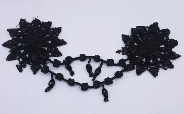 Aplique vintage hecho a mano negro tejido con cuentas de lentejuelas para ropa cosida