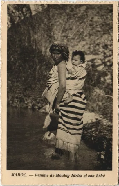 CPA AK LL Femme de Moulay Idriss et son bebe MAROC (793771)
