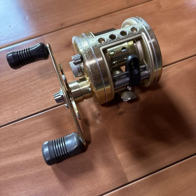 リール SHIMANO CALCUTTA 200XT SHIMANO - ✨️美品✨️シマノ カルカッタ 200XT ベイトリール