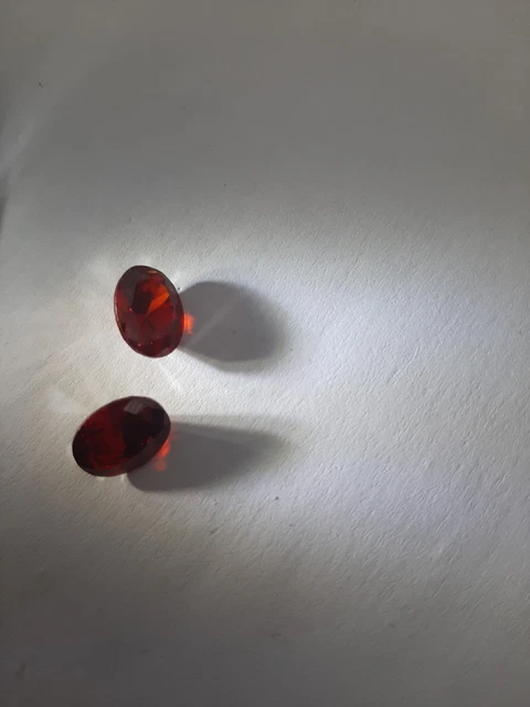 Lot De 1 Pierre Rubis De Laboratoire - 4.2 Carats, Pour Création De Bijoux, Occasion