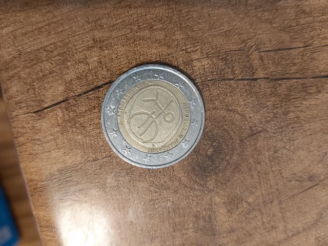 Pièce très rare de 2 euros - Commémorative république française UEM - 2009