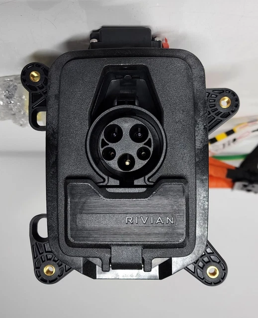Pompe à Eau / Réservoir De Liquide De Refroidissement Rivian OEM PT00061591-F - Pour R1T R1S - Occasion