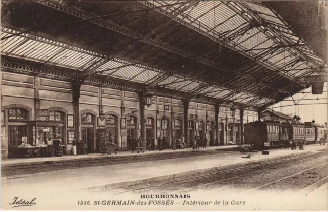 CPA SAINT-GERMAIN-des-FOSSES interior of the station (1220620)