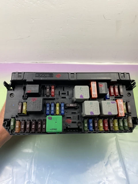 08-11 Mercedes W204 C300 C350 Front Fuse Box Sam Relay Control A2049009601