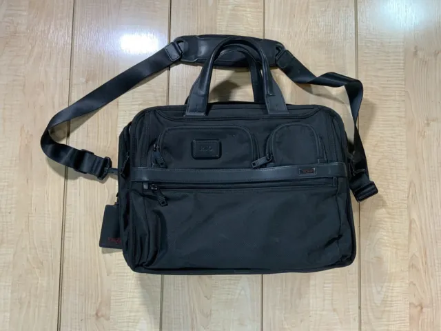 Tumi Alpha 2 #26145D2 Black T-Pass Expandable Briefcase Laptop Bag 