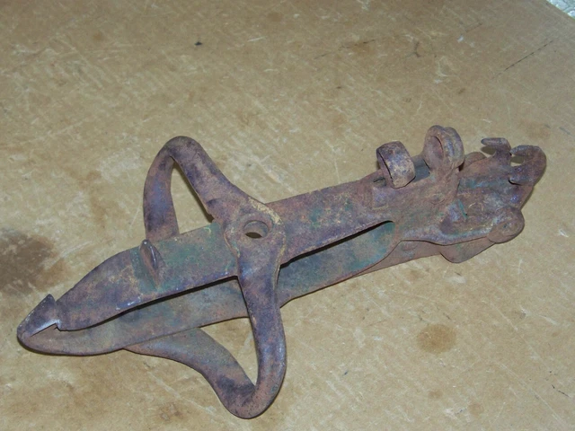 ** Vintage Antique Cast Iron Hay Trolley Carrier Steampunk Barn Rope Pulley Farm