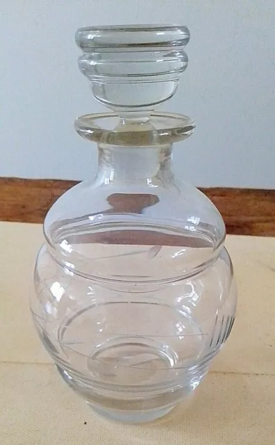 JOLIE PETITE CARAFE EN VERRE GRAVE DE LA FIN DU XIXème siècle