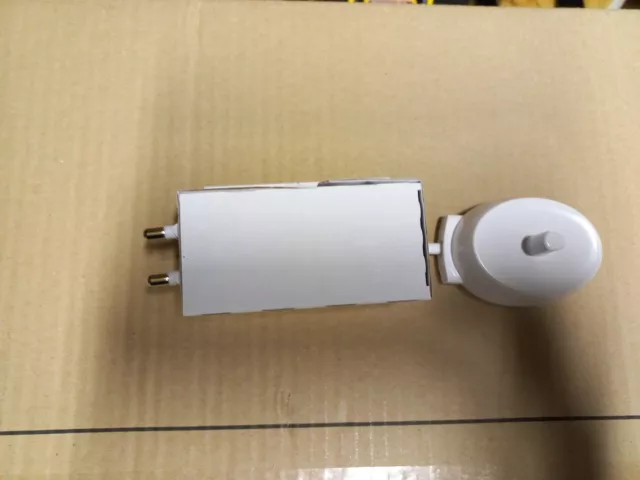 Geniune Braun Oral B Zahnbürstenladegerät.