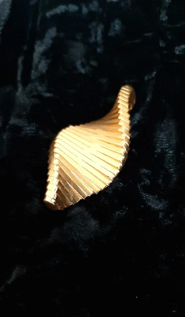 Broche Vintage Authentique Claude Montana - Logo En Métal Doré - Occasion