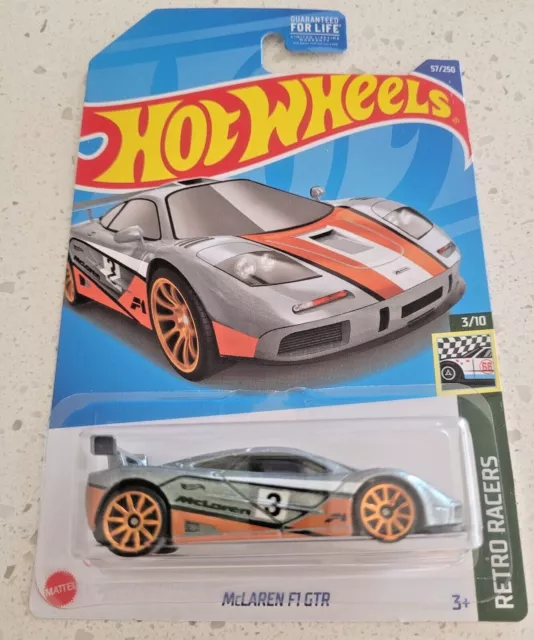 Hot Wheels McLaren F1 GTR escamas de metal plateadas #57 57/250 2022 corredores retro 3/10