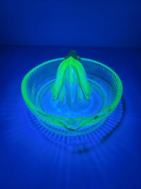 Green Depression Glass Reamer 8" Uranium Citrus Squeezer Lemon Juicer
