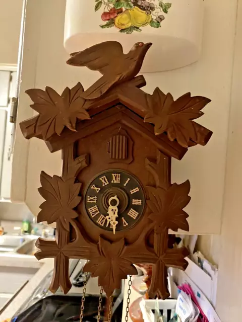 VINTAGE GERMAN WORKING Cuckoo coo Clock One Day Clock