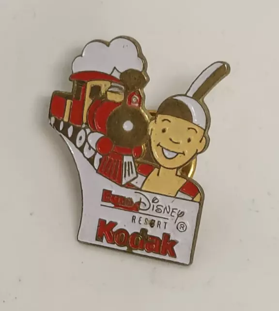 Pin: Freizeitpark Eurodisney Resort.  KODAK. Zug. Eisenbahn. Junge.