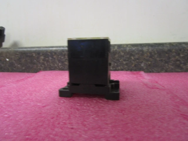 Fuji Electric Magnetic Contactor SJ-OG DC24V SJ12AG