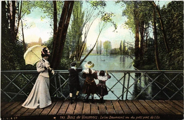 CPA PARIS 12th Bois de VINCENNES Lac Daumesnil du Petit Pont de l'Ile (672668)