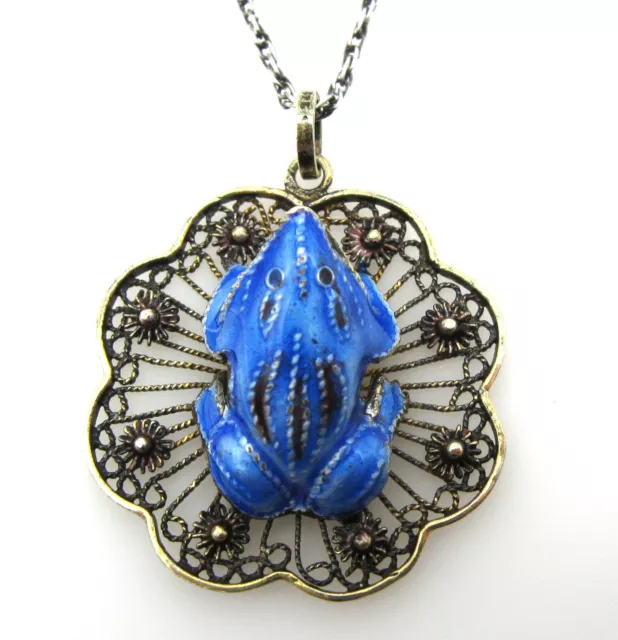 Chinese Export Sterling Silver Gilt Blue Enamel Frog Cannetille Pendant Necklace