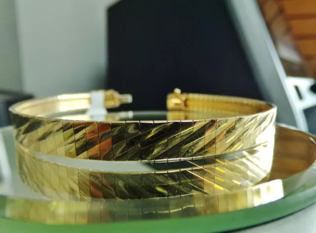 Ladies Diamond-Cut Diagonal Stripe Omega Style Bracelet in 14K Yellow Gold