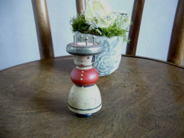 Ancien  Tricotin La Redoute en bois peint personnage porcelaine année 30