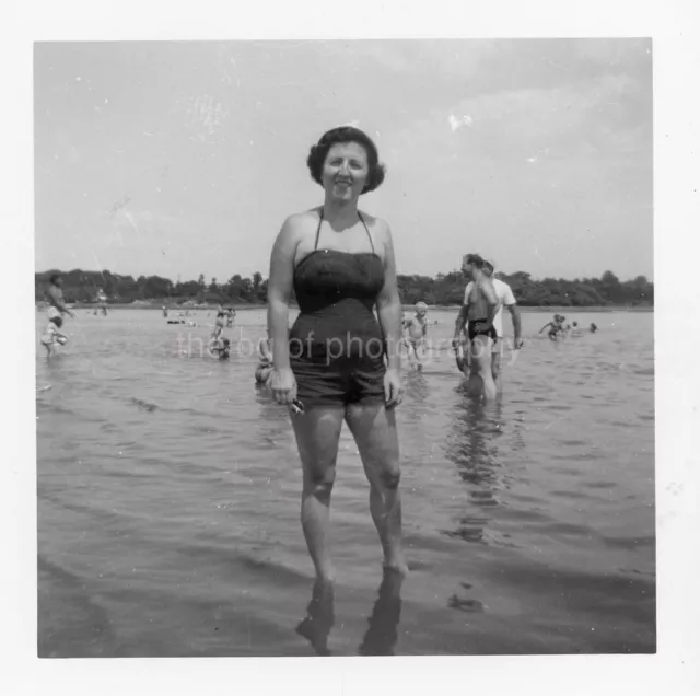 A DAY AT THE BEACH Vintage FOUND PHOTO Black And White Snapshot 31 LA 88 C