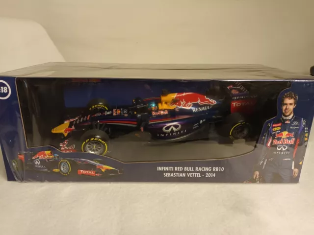 Minichamps 110140001 INFINITI RED BULL RACING RB10 Vettel 2014 Massstab: 1:18