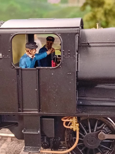 Langley Models F9 Victorian Edwardian Working Class Figures - OO Scale Unpainted Kit