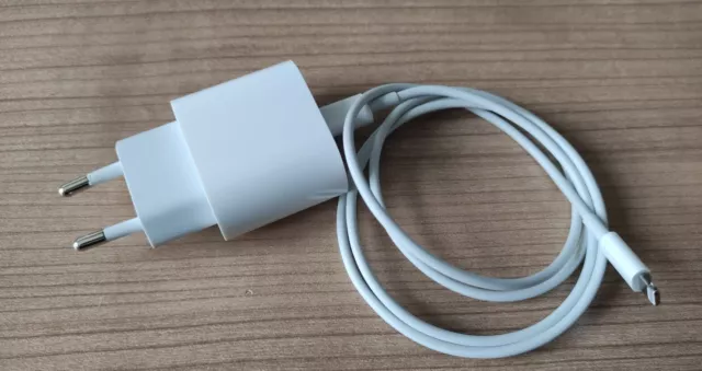 Apple A1692, USB -C Adapter,