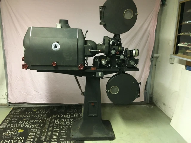 Ancien Projecteur De Films Années 1950 – Déco Collection – Avec Films