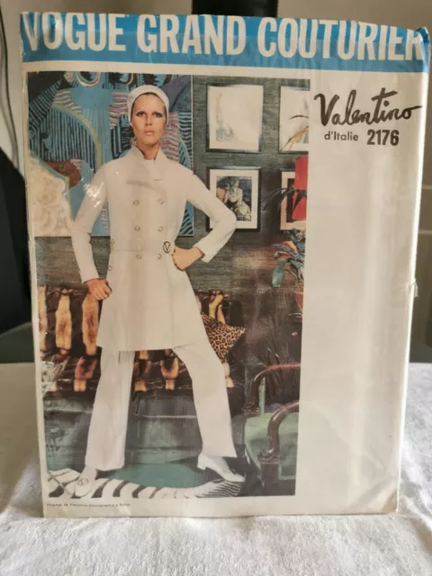 2176 Patron Vogue Vintage  French Pattern 1969 Valentino D'italie 42