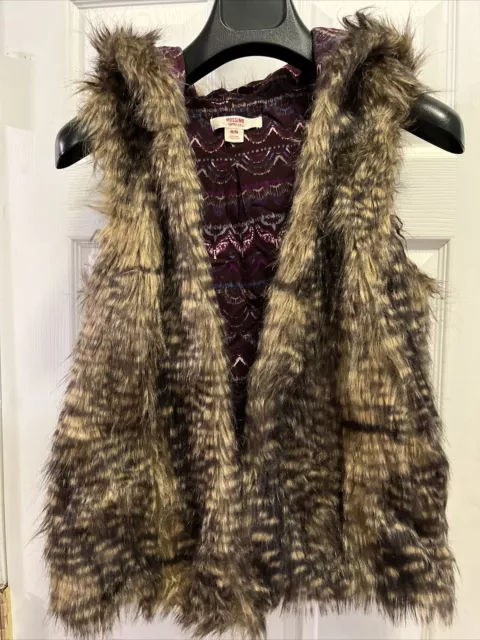 Mossimo Women's Brown Faux Fur Hooded Vest - Size Medium (Slight defect)