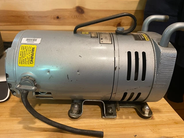 Gast 0523-u74-g582dx Vacuum pump 1/3 hp 100-110v working Gast 0523-u74-g582dx Vacuum pump 1/3 hp 100-110v working
