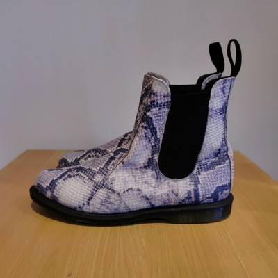DR. MARTENS-KENSINGTON FLORA 