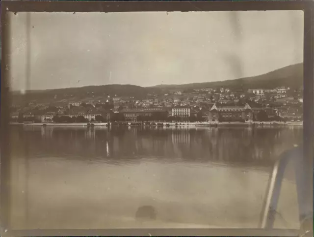 Suisse, Neuchâtel Vintage silver print.  Tirage argentique d&#039;époque  9x