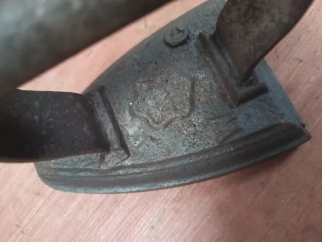LWG No5 Flat Iron Sad Iron Antique 2