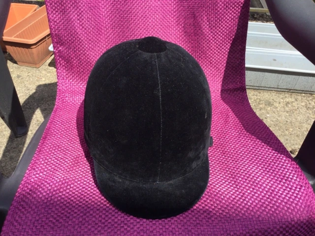Reiterhelm  Gr. 60 /  7 3/8 von Soyo mit Samtbezug , Euro Wembley gut erhalten 