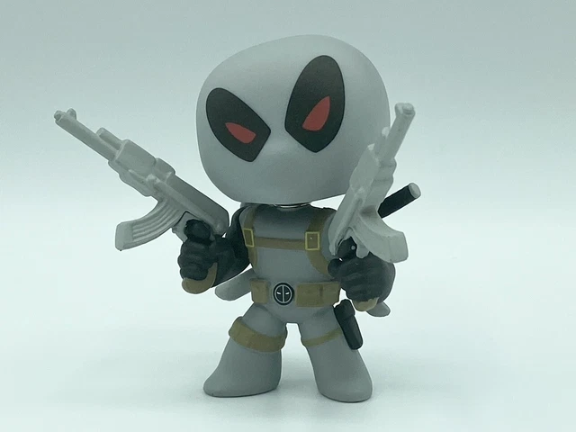 Marvel Disney Funko Mystery Minis Hot Topic Gray Deadpool Rare Guns Series 1