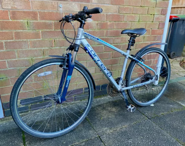 HALFORDS CARRERA CROSSFIRE 1 men s bike silver Shimano 21 speed